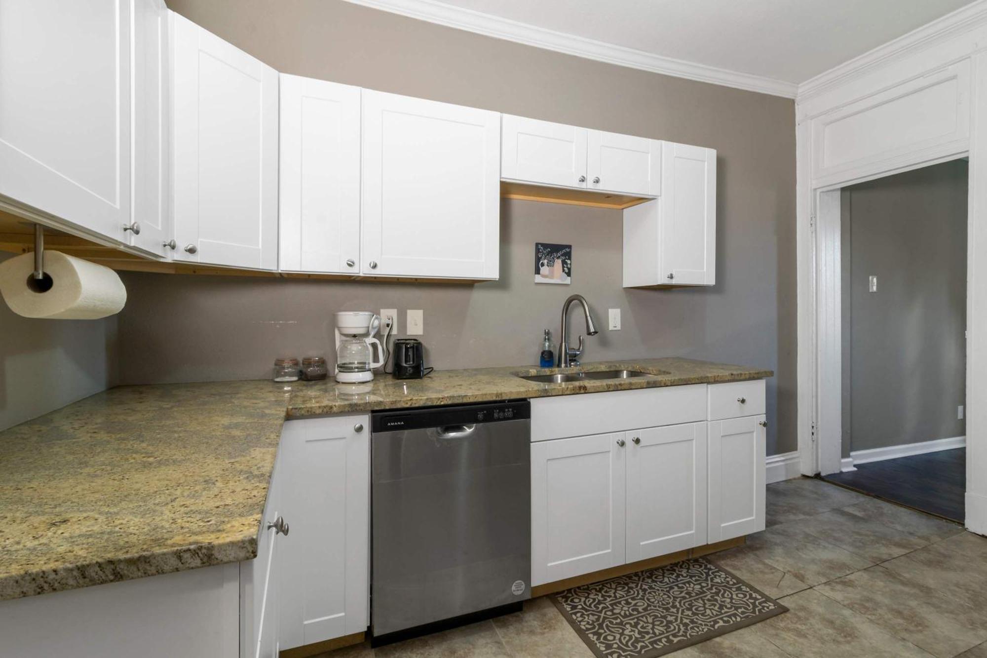 Roomy 2Br-1Ba Wfh Desk & Backyard Saint Louis Exteriör bild