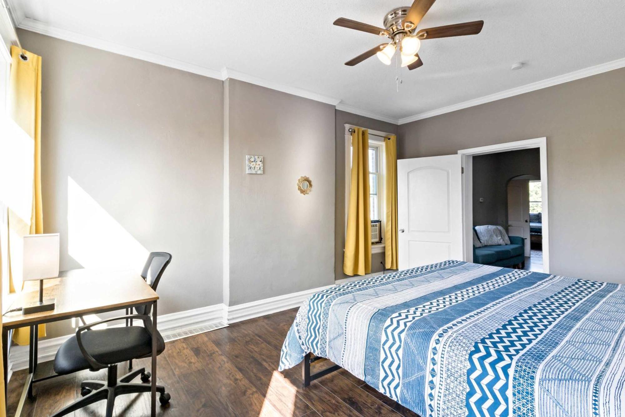 Roomy 2Br-1Ba Wfh Desk & Backyard Saint Louis Exteriör bild